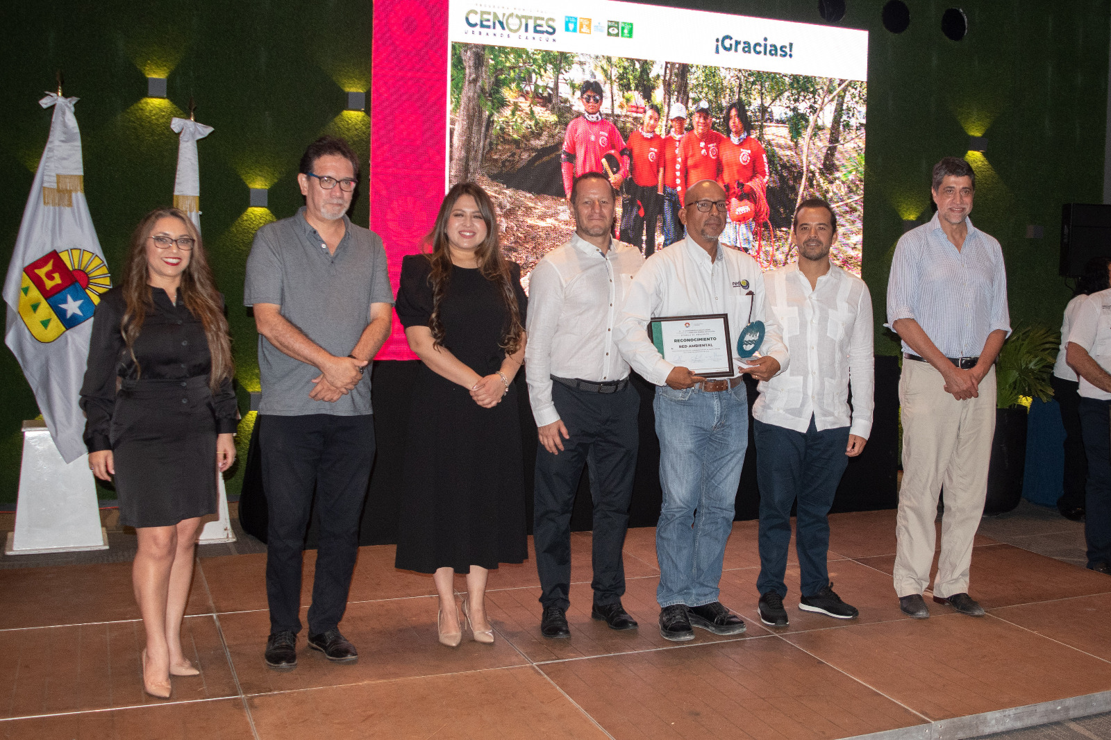 Reconocen labor de Red Ambiental en la protección de cenotes urbanos de Cancún.