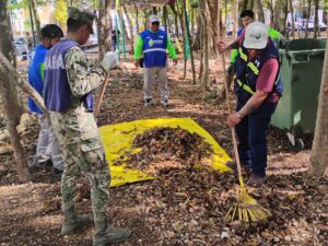 Rehabilitan parque en Villas del Sol en Playa del Carmen.
