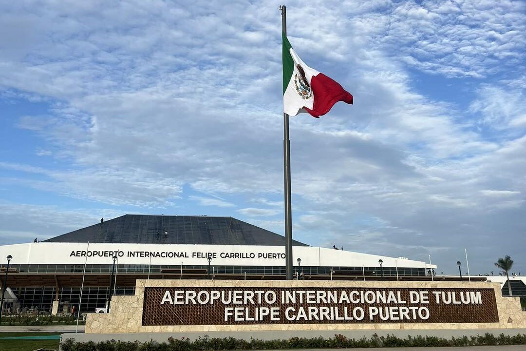 Caen vuelos y viajeros en el Aeropuerto Internacional de Tulum.