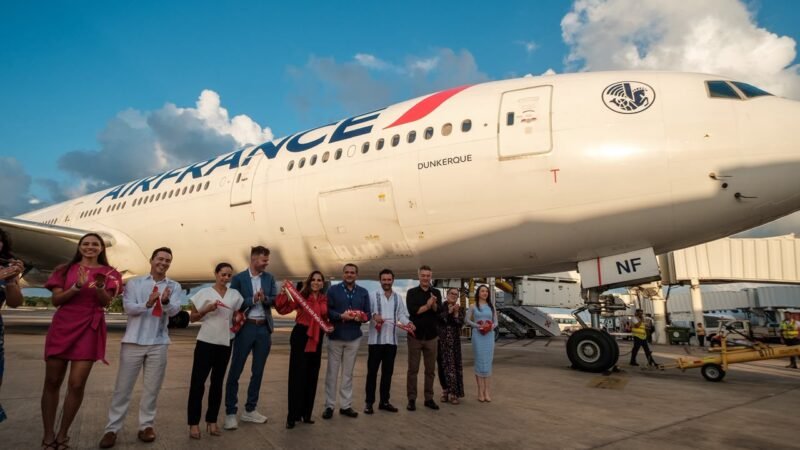 Celebran 15 años de operaciones del vuelo París-Cancún-París de Air France.