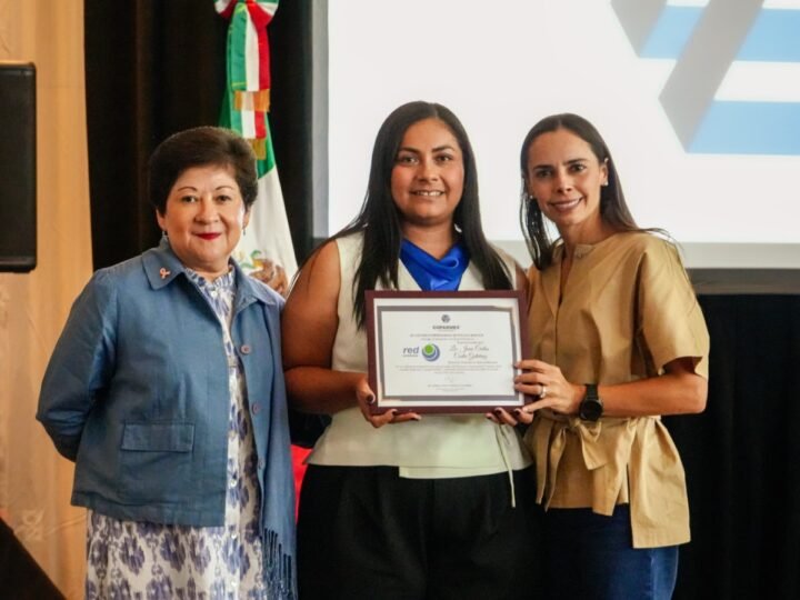 Red Ambiental destaca en foro empresarial por gestión de residuos en Cancún.
